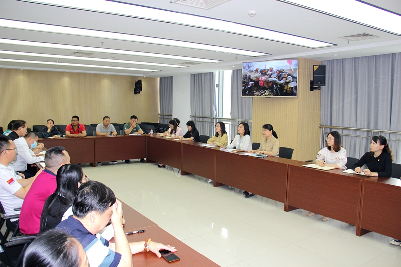 威寧市場公司機關(guān)黨支部黨員大會分享紅色故事、誦讀烈士家書.jpg